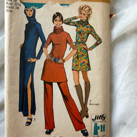 Vintage Sewing Patterns - Picture 10 of 16